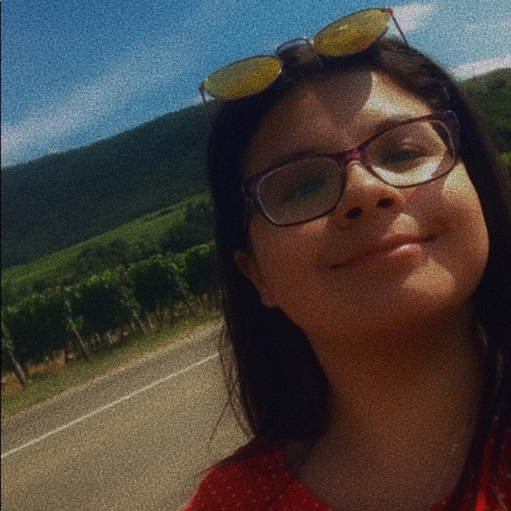 Meet your Posher, Adriana